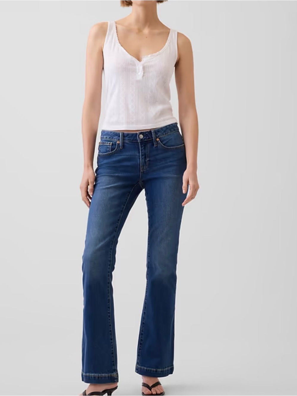 GAP Women's Mid Blue Wide Leg Jeans Low Rise Long & Lean Jeans 27 Waist Size 4